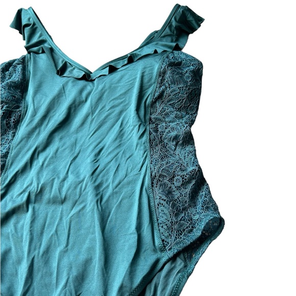 Emerald Green Swimsuit - Picture 2 of 11